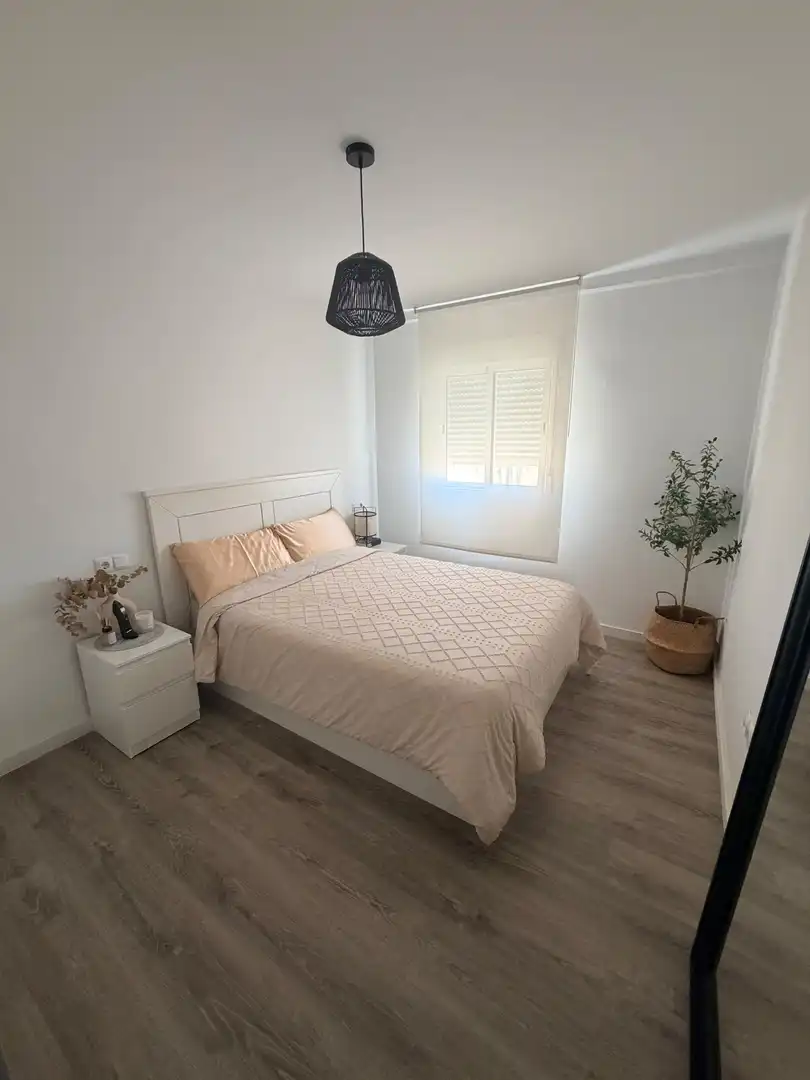 Flat for sale in Carrer del Capità Antoni Mena, 129, Sector V Bedroom of Flat for sale in Elche / Elx with Air Conditioner, Heating and Parquet flooring