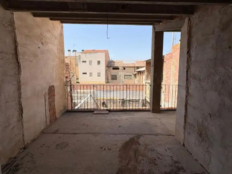 Casa adosada en venda a Carrer les Voltes, 14, Riba-roja d'Ebre Terrassa de Casa adosada en venda en Riba-roja d'Ebre amb Terrassa i Traster