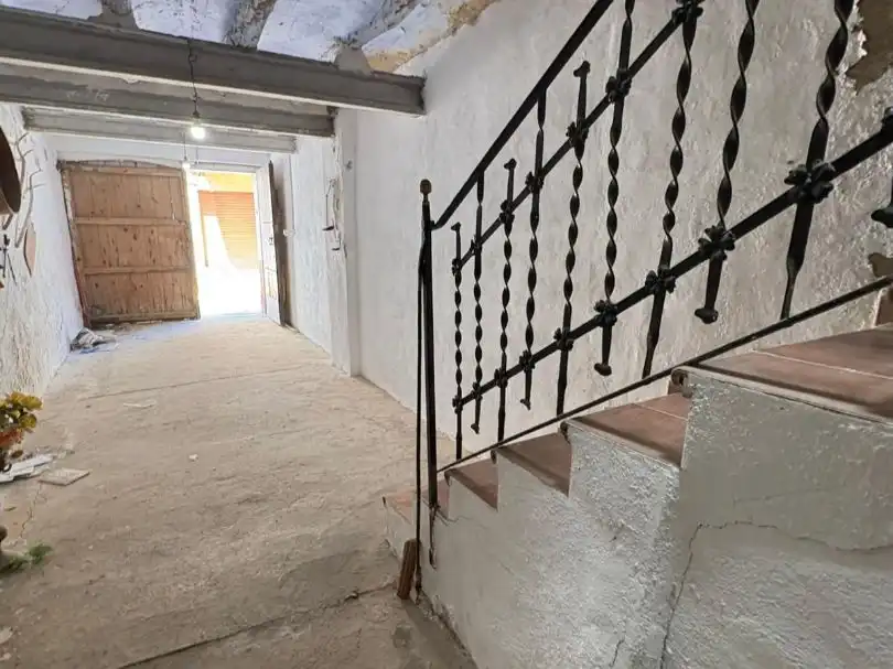 Casa adosada en venda a Carrer les Voltes, 14, Riba-roja d'Ebre Casa adosada en venda en Riba-roja d'Ebre amb Terrassa i Traster