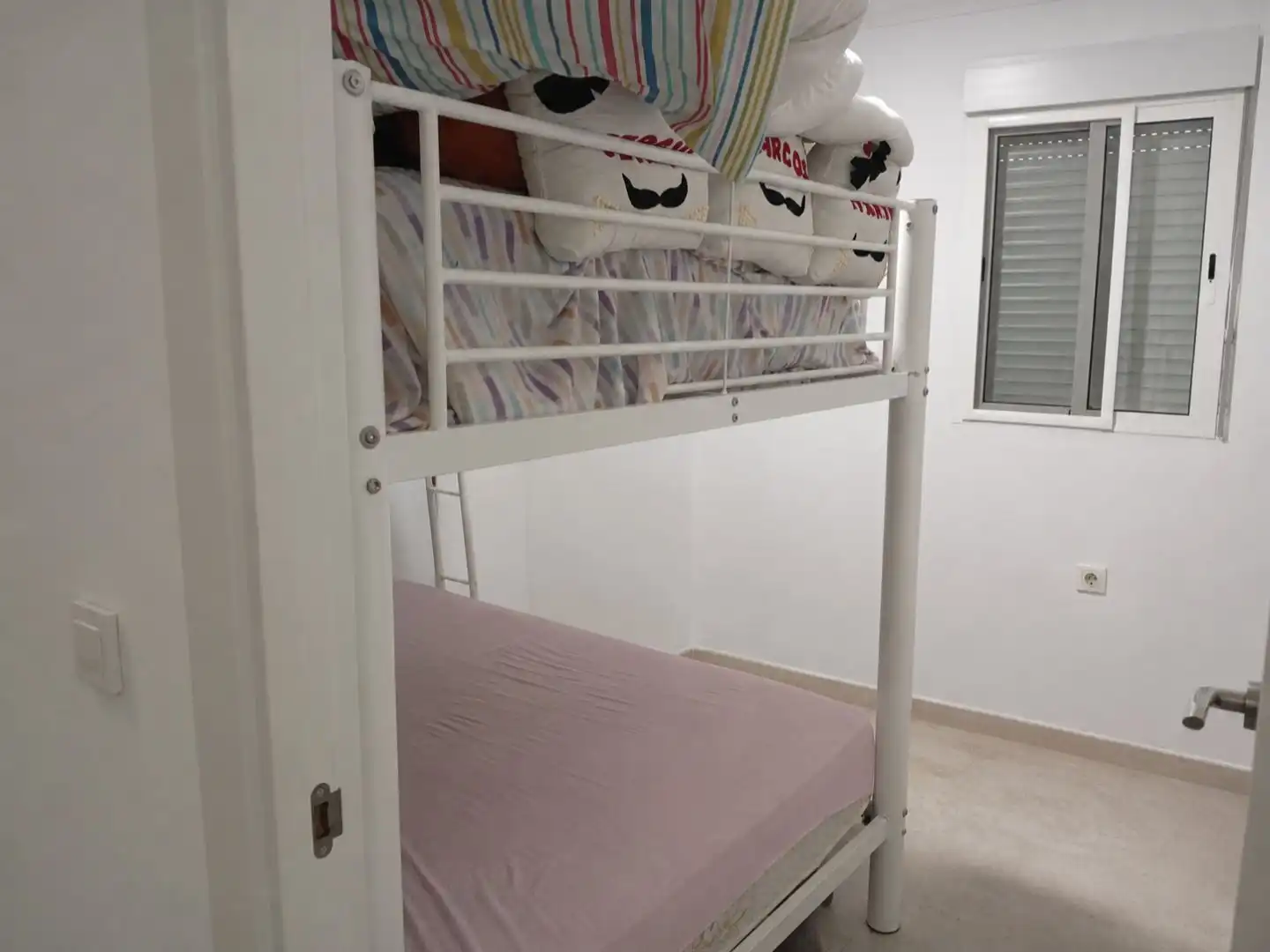 Piso en venta en Vereda de los Cubos, 6, Callosa de Segura Habitación de Piso en venta en Callosa de Segura con Aire acondicionado, Calefacción y Jardín privado