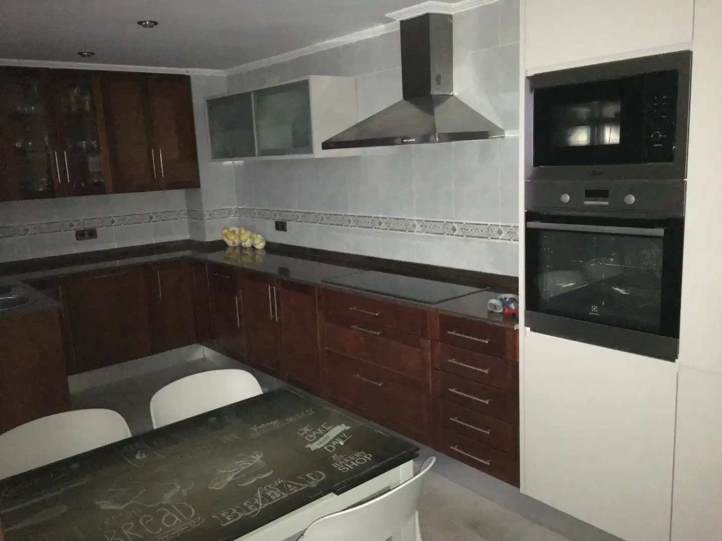 Casa adosada en venta en Carrer els Furs, 11, Rafelbuñol / Rafelbunyol Cocina de Casa adosada en venta en Rafelbuñol / Rafelbunyol con Aire acondicionado, Calefacción y Parquet