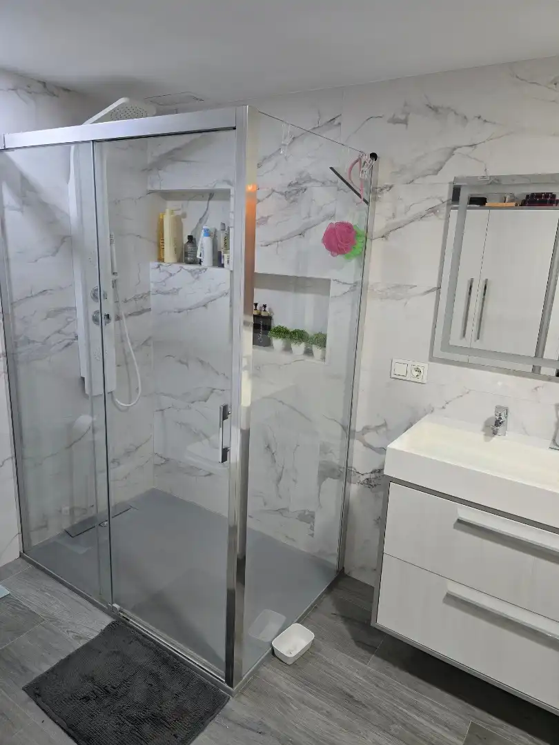 Casa adosada en venta en Carrer els Furs, 11, Rafelbuñol / Rafelbunyol Baño de Casa adosada en venta en Rafelbuñol / Rafelbunyol con Aire acondicionado, Calefacción y Parquet