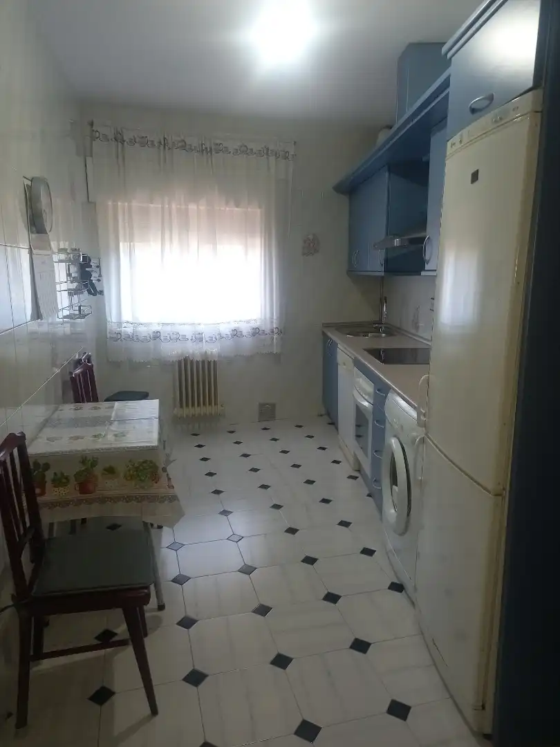 Cocina de Piso de alquiler en Nuñomoral con Aire acondicionado, Calefacción y Parquet