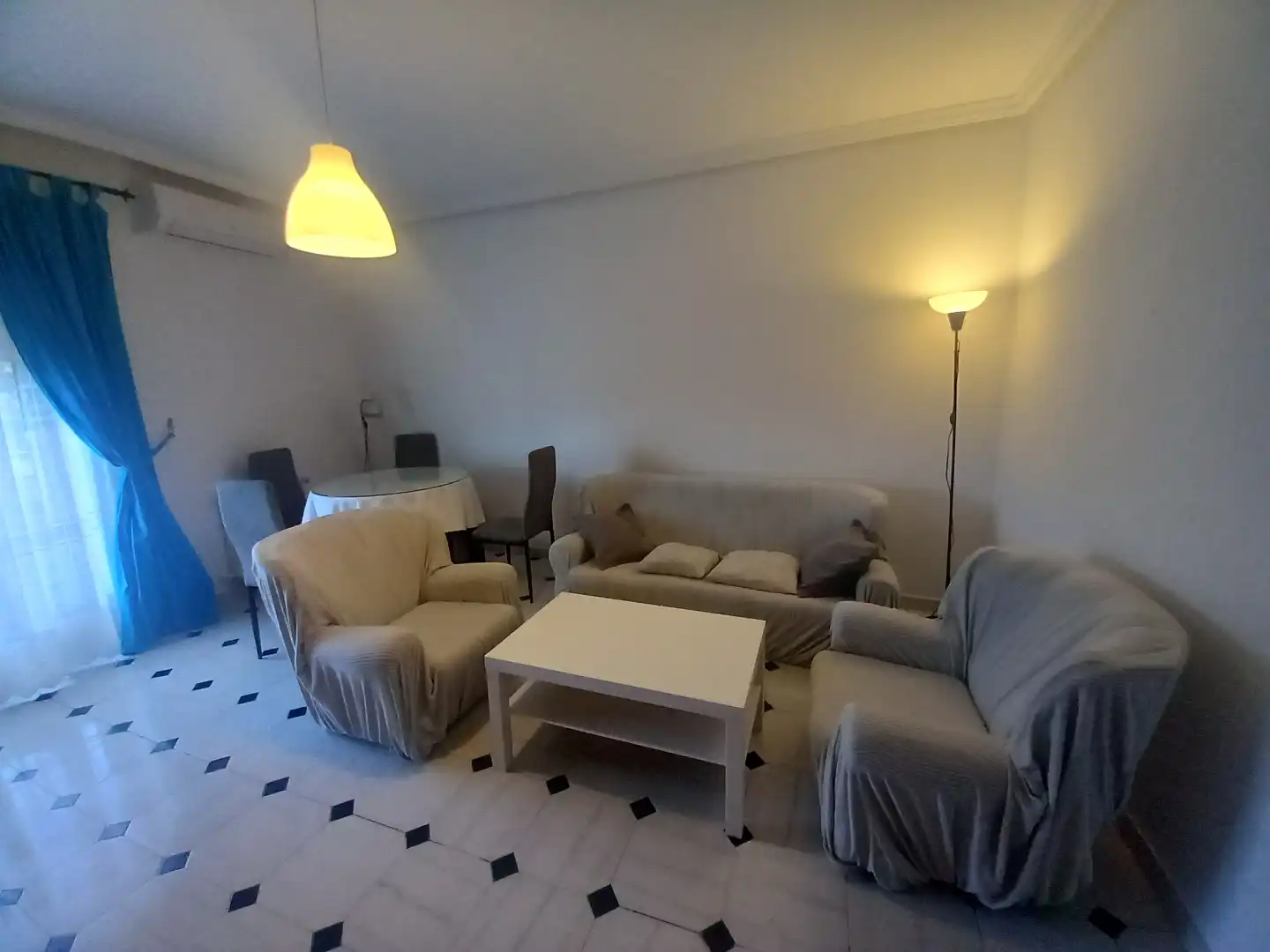 Sala de estar de Piso de alquiler en Nuñomoral con Aire acondicionado, Calefacción y Parquet