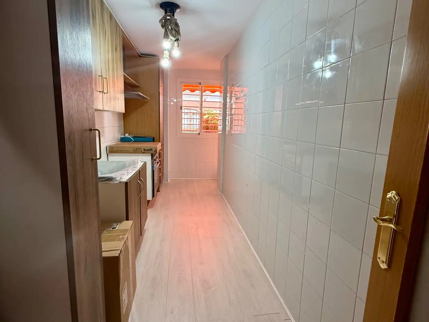 Pis en venda a Avenida Puerta del Mar, 45, Huerta Nueva Cuina de Pis en venda en Estepona amb Parquet, Terrassa i Piscina