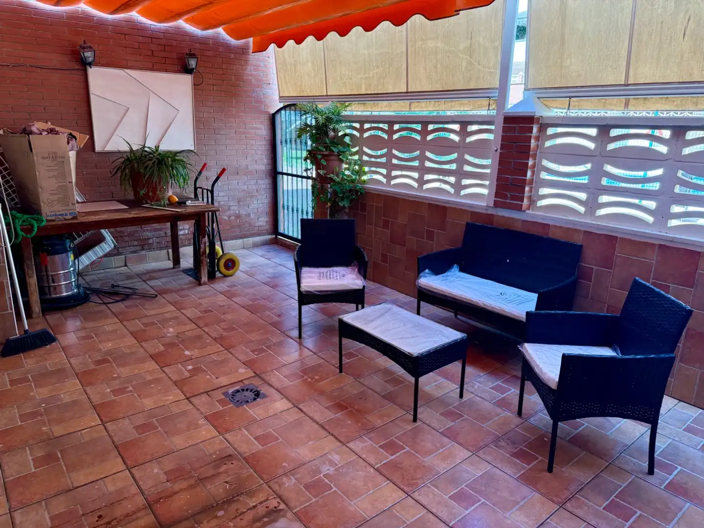 Pis en venda a Avenida Puerta del Mar, 45, Huerta Nueva Terrassa de Pis en venda en Estepona amb Parquet, Terrassa i Piscina