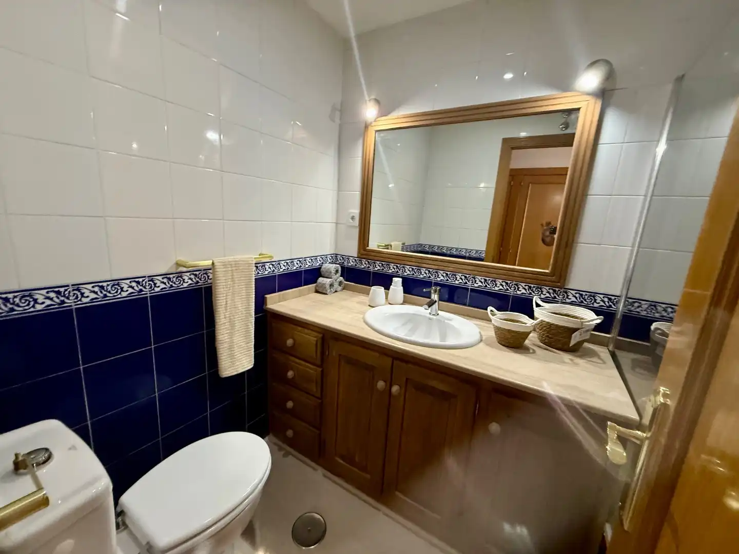 Pis en venda a Avenida Puerta del Mar, 45, Huerta Nueva Bany de Pis en venda en Estepona amb Parquet, Terrassa i Piscina
