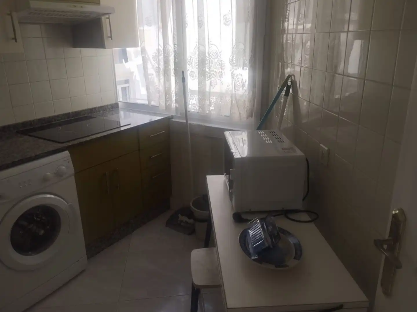 Flat for rent in Travesía Orillamar, 1, Monte Alto - Zalaeta - Atocha Kitchen of Flat for rent in A Coruña Capital with Heating and Furnished