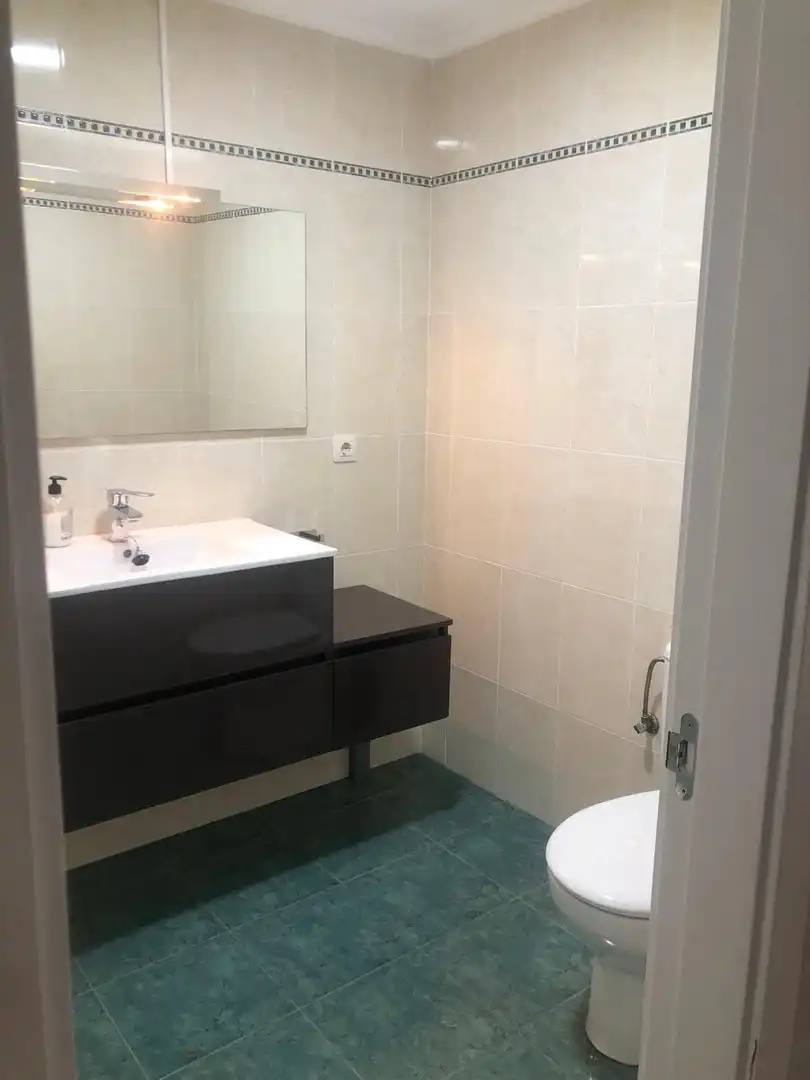 Baño de Piso de alquiler en Elda con Aire acondicionado, Calefacción y Parquet