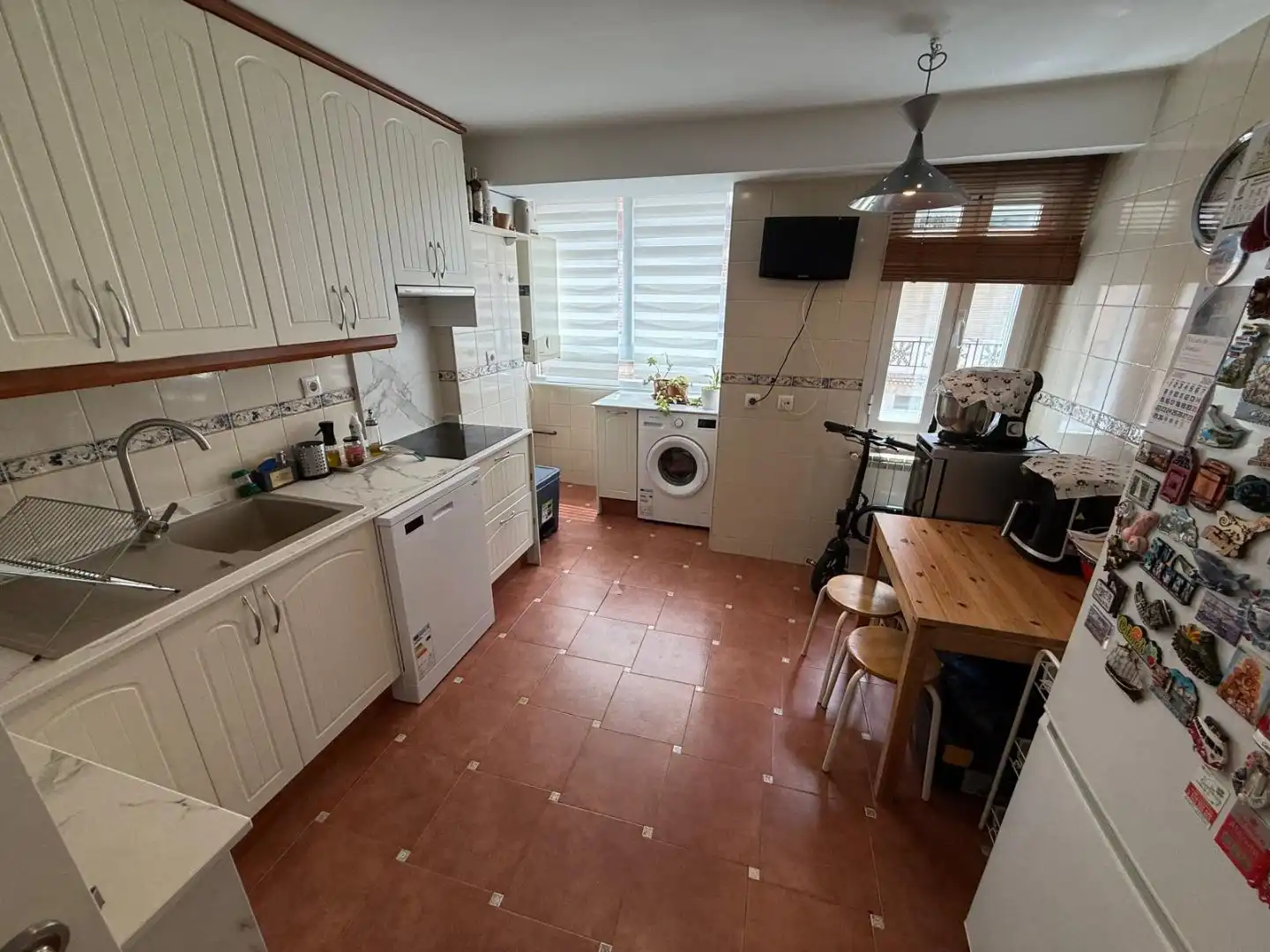 Flat for sale in Calle de Madrid, 25, Casco Antiguo Kitchen of Flat for sale in Leganés with Air Conditioner and Heating