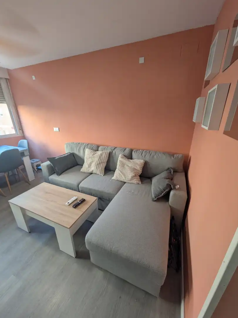 Room in Calle de Claudio Sánchez Albornoz, 22, Campamento