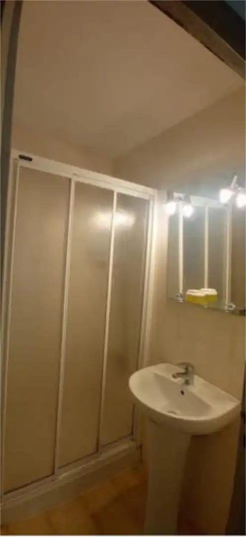 Flat for rent in Vista Alegre - Parque Cruz Conde Bathroom of Flat for rent in Córdoba with Heating, Terrace and Furnished