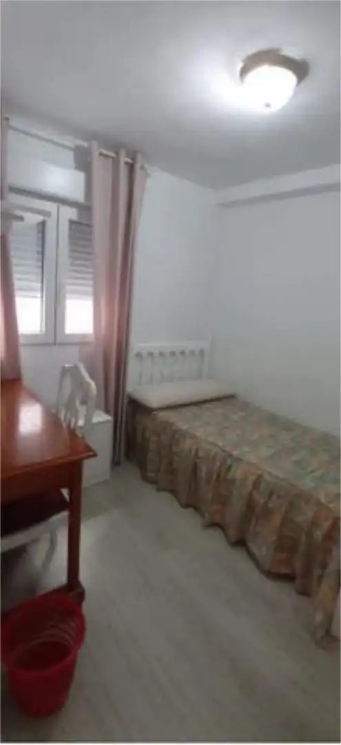 Flat for rent in Vista Alegre - Parque Cruz Conde Bedroom of Flat for rent in Córdoba with Heating, Terrace and Furnished