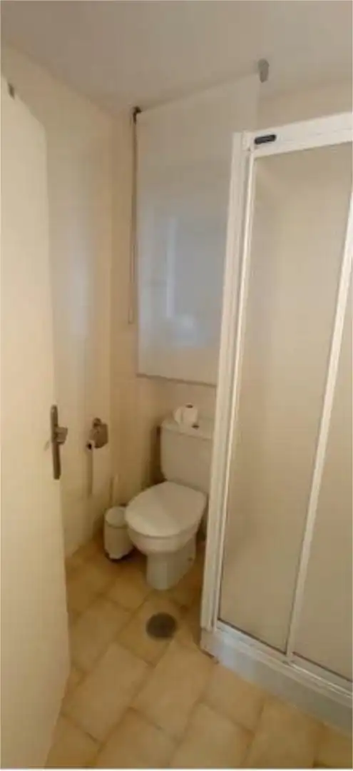 Flat for rent in Vista Alegre - Parque Cruz Conde Bathroom of Flat for rent in Córdoba with Heating, Terrace and Furnished