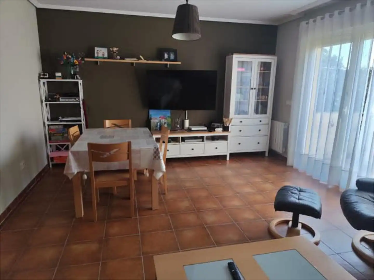 Sala d'estar de Casa adosada en venda en Ponferrada amb Calefacció, Jardí privat i Terrassa