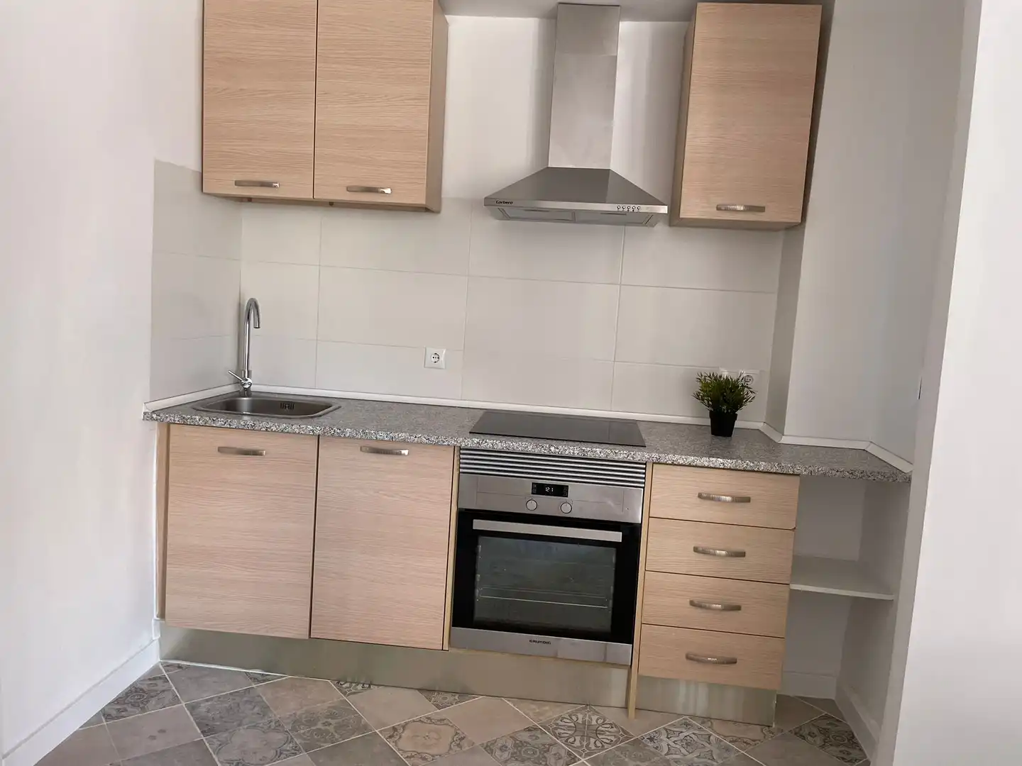 Flat for rent in Carrer Josep Maria Buck, 21, Pont Nou - Corazón de Jesús Kitchen of Flat for rent in Elche / Elx with Air Conditioner, Heating and Terrace