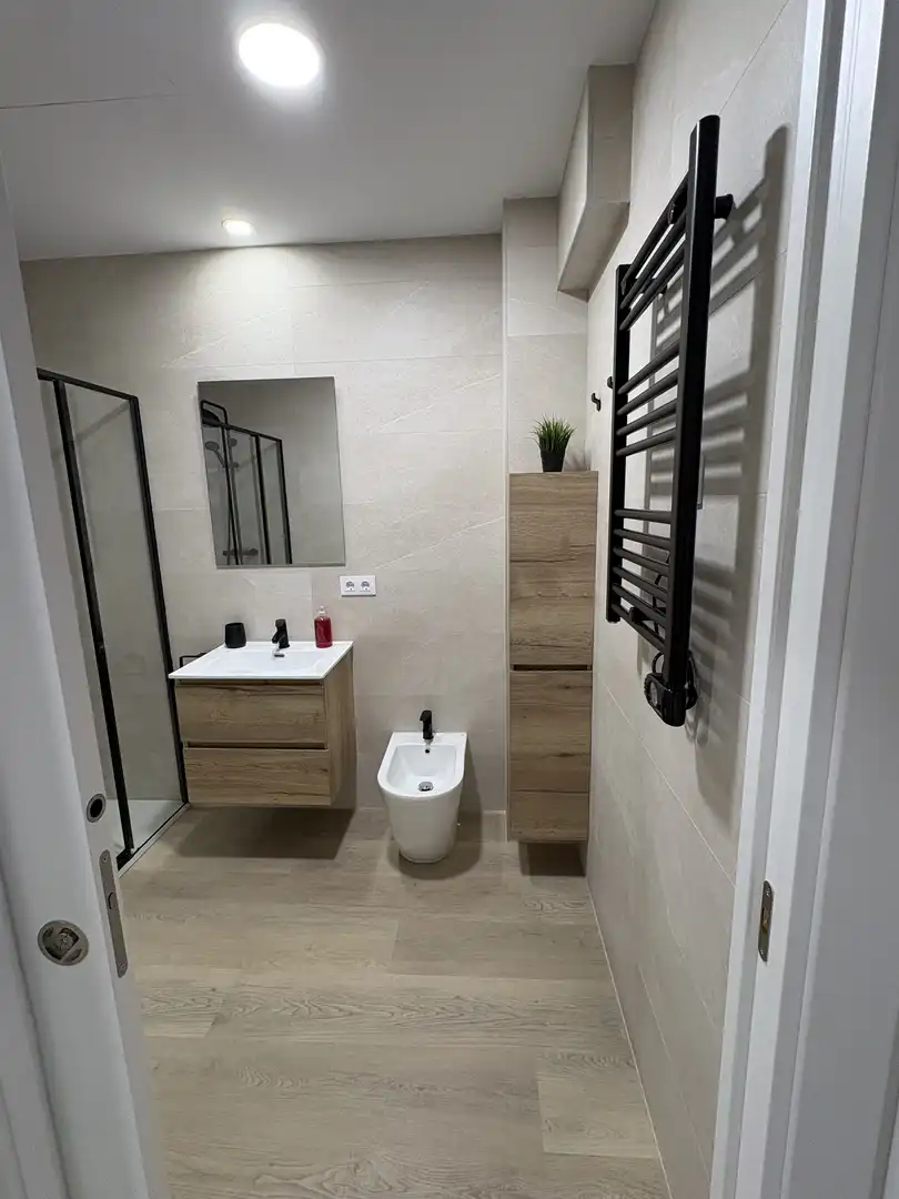 Planta baja de alquiler en Rua Daniel Silva, 3, Boqueixón Baño de Planta baja de alquiler en Boqueixón con Aire acondicionado, Calefacción y Amueblado