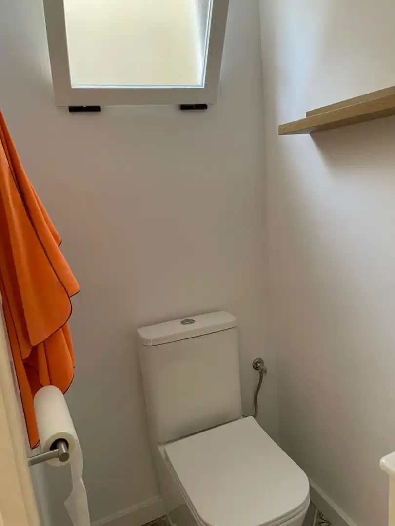 Flat for rent in Carrer Josep Maria Buck, 21, Pont Nou - Corazón de Jesús Bathroom of Flat for rent in Elche / Elx with Air Conditioner, Heating and Terrace