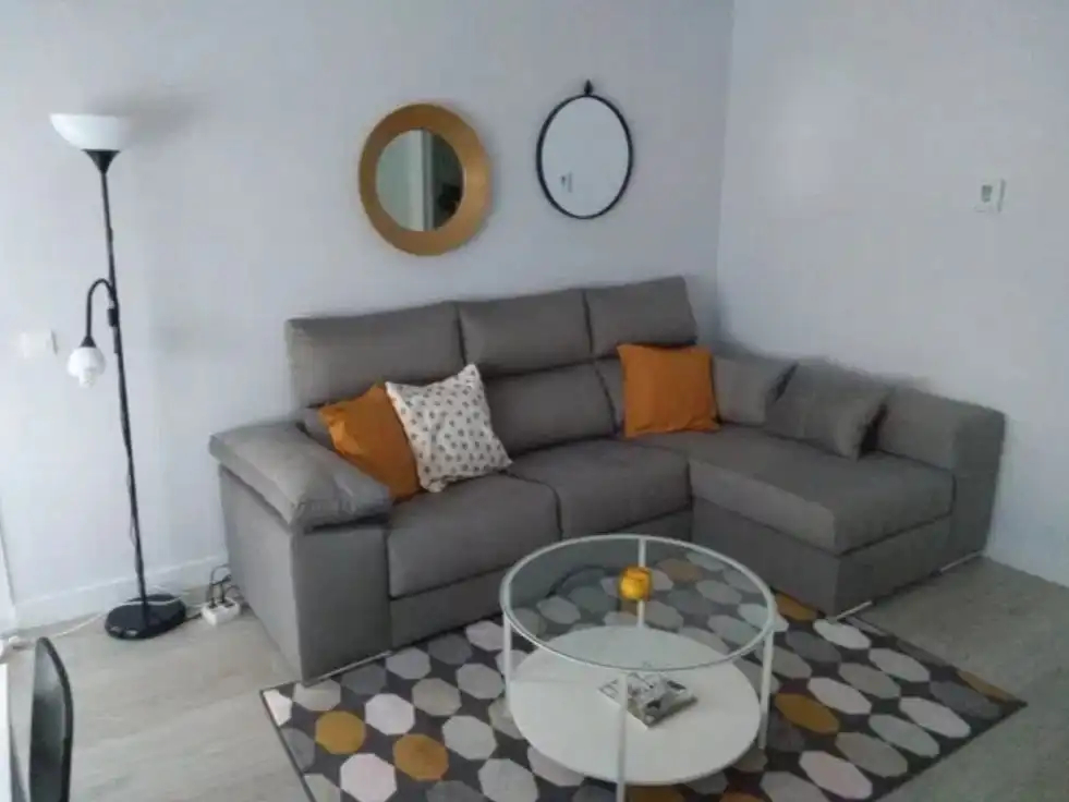 Piso de alquiler en Calle José Martínez Ruiz-Azorín, 19, Norte Sala de estar de Piso de alquiler en Mérida con Aire acondicionado, Calefacción y Parquet