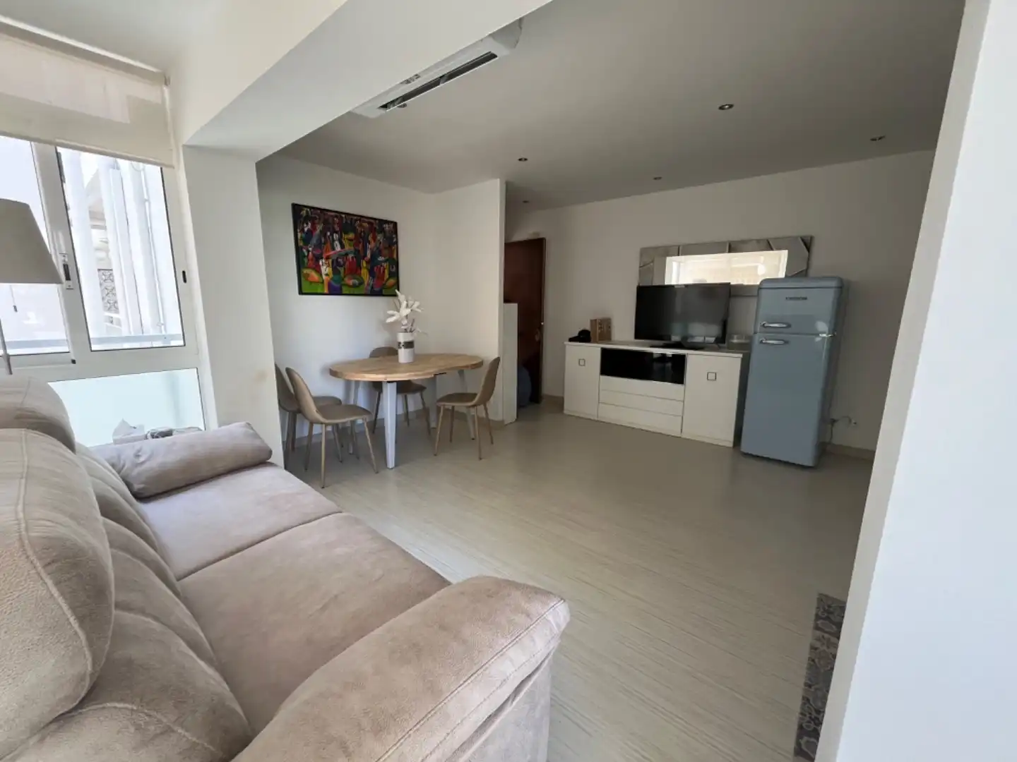 Piso de alquiler en Passeig Marítim, Port - Horta de Santa María Sala de estar de Piso de alquiler en Cambrils con Aire acondicionado, Calefacción y Parquet