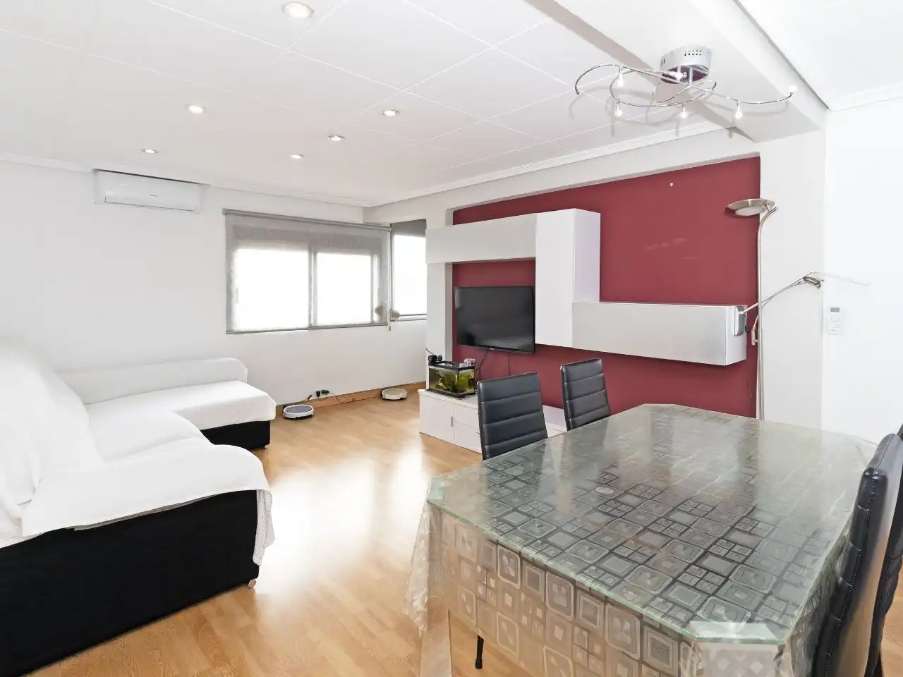 Pis en venda a Carrer d'Encarna Albarracín, 9, Nou Benicalap Sala d'estar de Pis en venda en Valencia amb Aire condicionat, Calefacció i Parquet