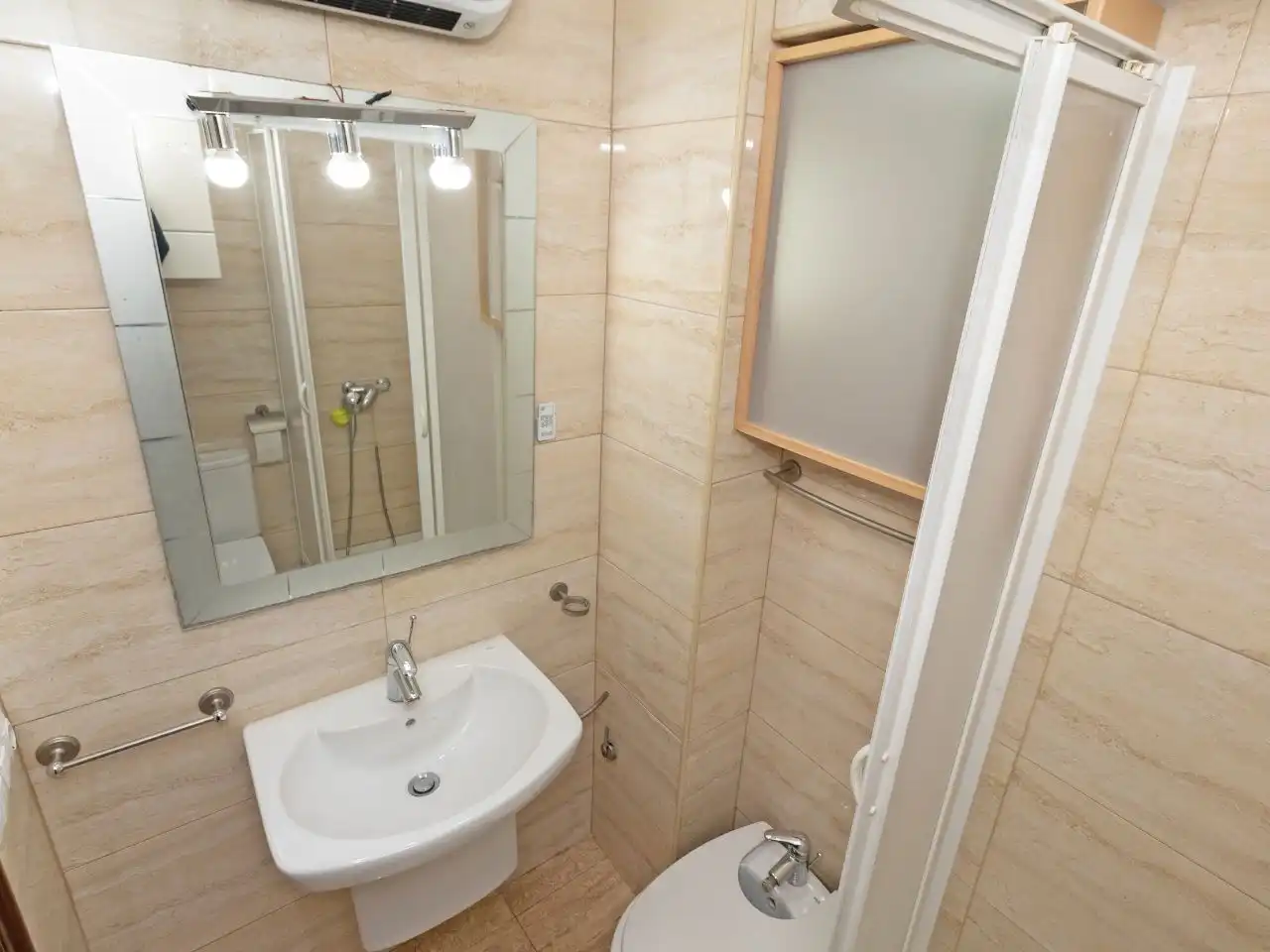 Pis en venda a Carrer d'Encarna Albarracín, 9, Nou Benicalap Bany de Pis en venda en Valencia amb Aire condicionat, Calefacció i Parquet