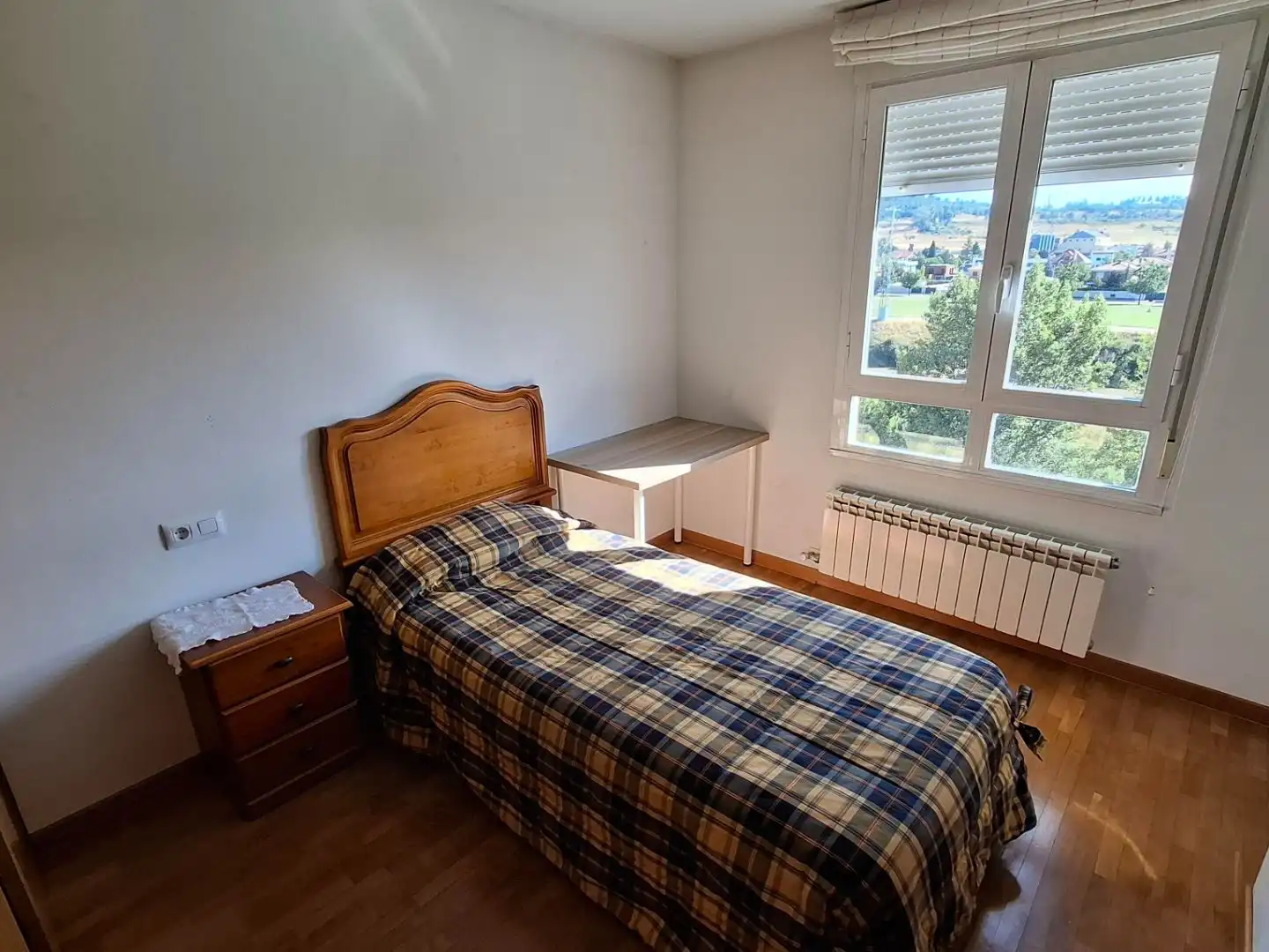 Piso en venta en El Soto Habitación de Piso en venta en León Capital con Calefacción, Jardín privado y Parquet