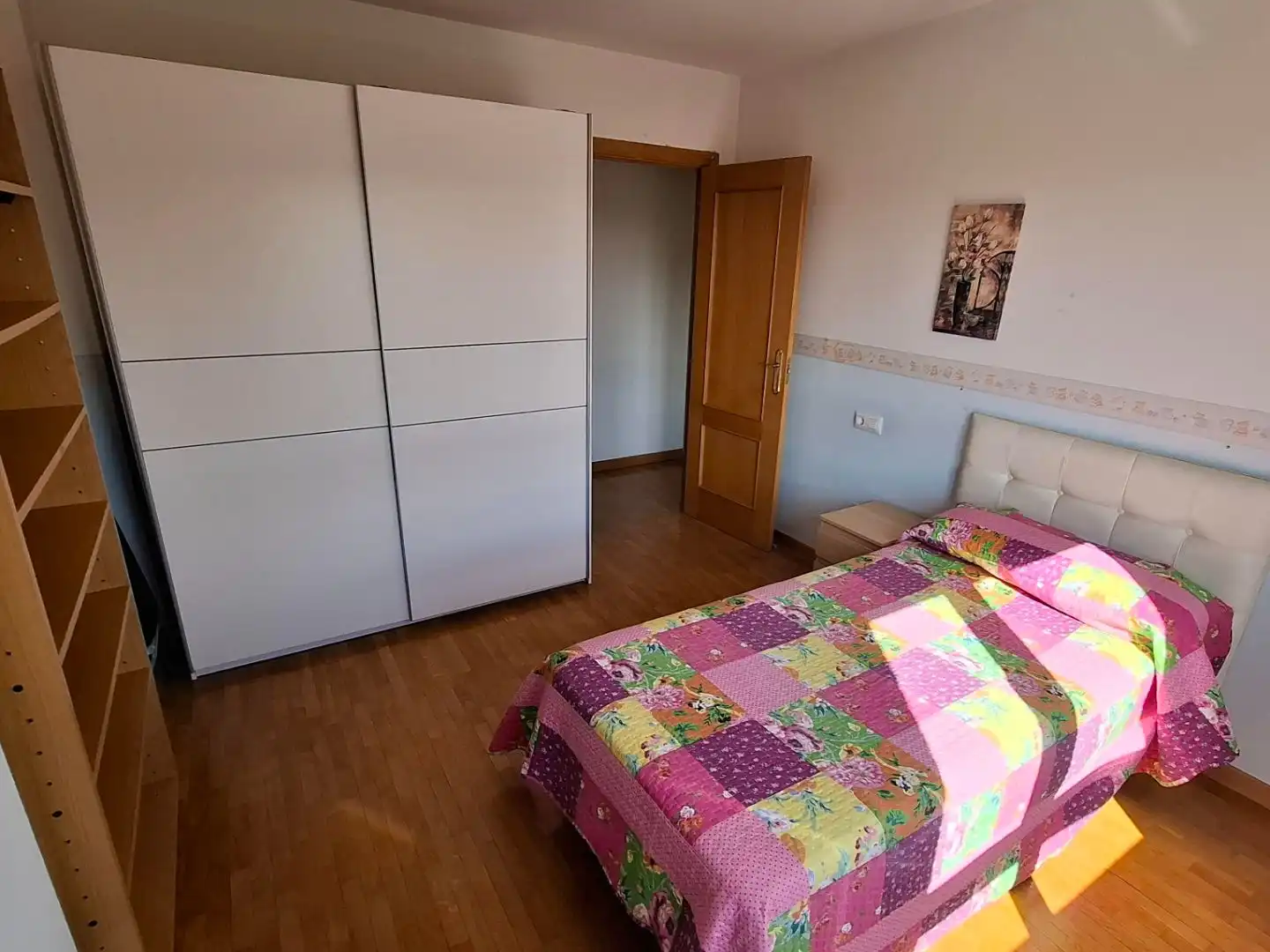 Piso en venta en El Soto Habitación de Piso en venta en León Capital con Calefacción, Jardín privado y Parquet