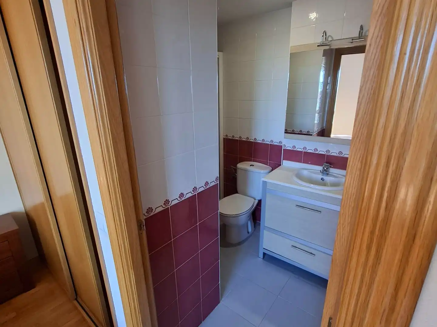 Piso en venta en El Soto Baño de Piso en venta en León Capital con Calefacción, Jardín privado y Parquet