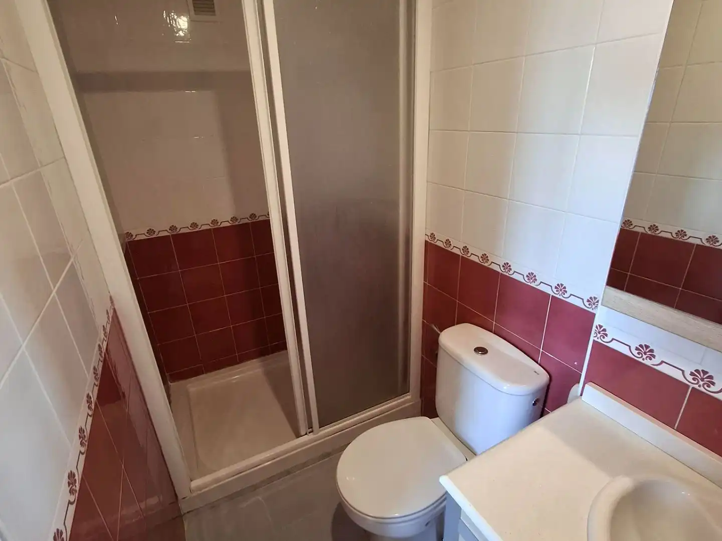 Piso en venta en El Soto Baño de Piso en venta en León Capital con Calefacción, Jardín privado y Parquet