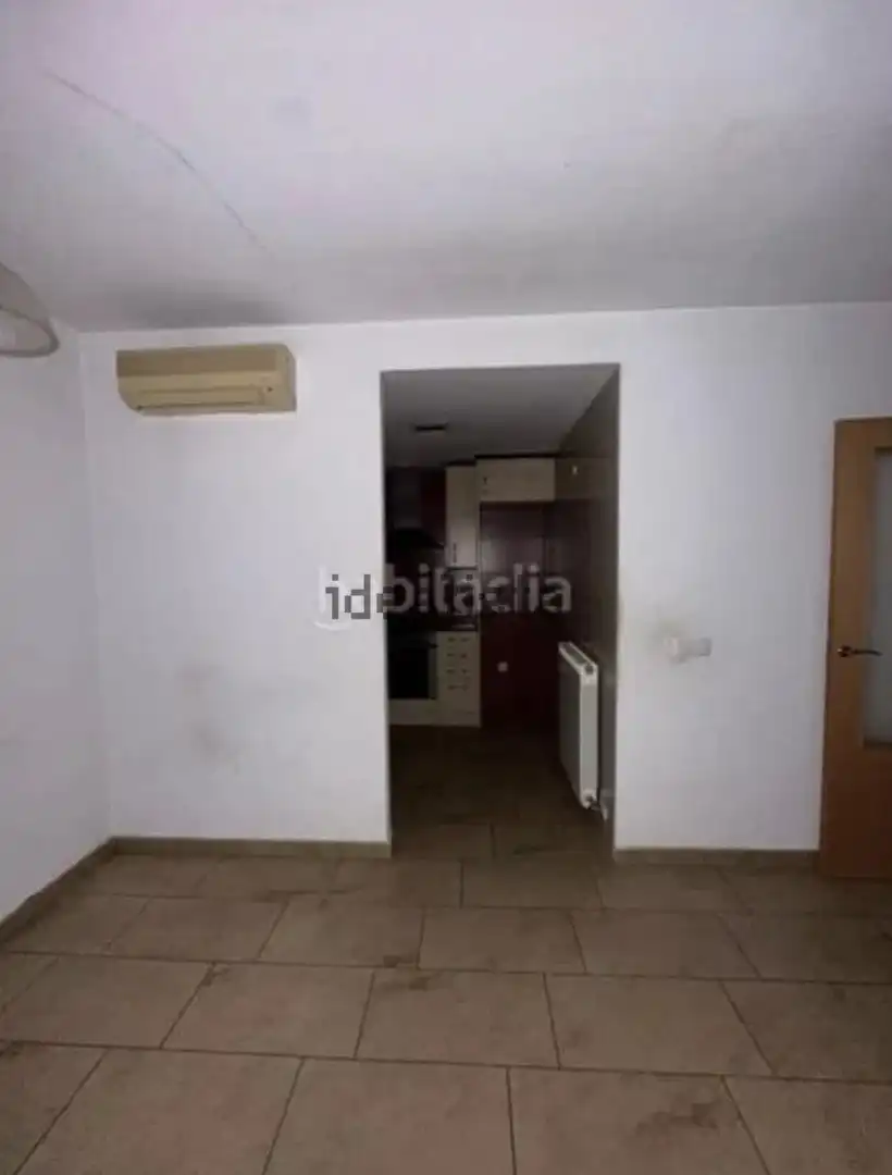 Flat for sale in Alcarràs  with Air Conditioner, Swimming Pool and Balcony
