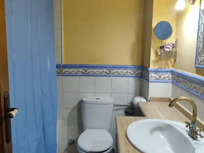 Flat for sale in Calle la Carpa, 1, San García Bathroom of Flat for sale in Algeciras with Air Conditioner and Balcony