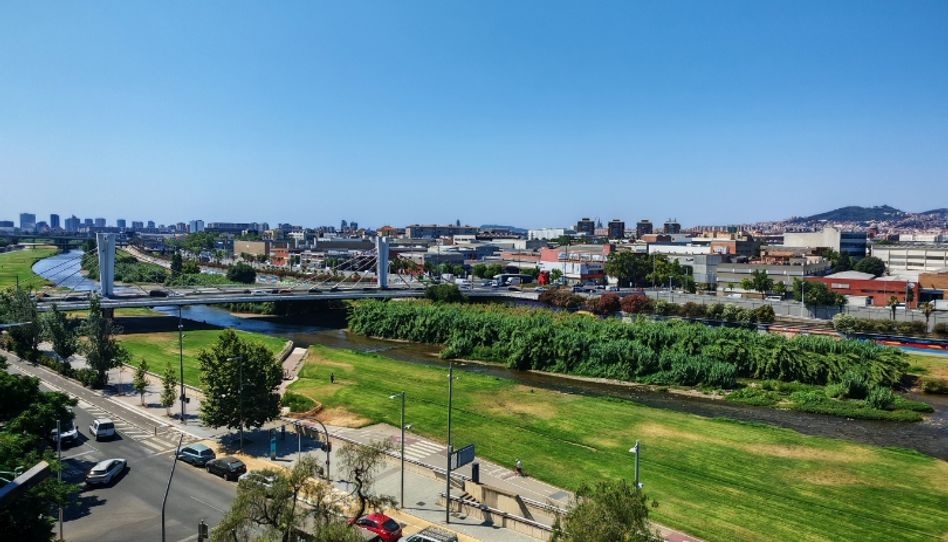 Piso en venta en Passeig de la Salzereda, 91, Riu Sud, Santa Coloma de Gramenet - imagen 1 Foto 1 de Piso en venta en Passeig de la Salzereda, 91, Riu Sud, Santa Coloma de Gramenet