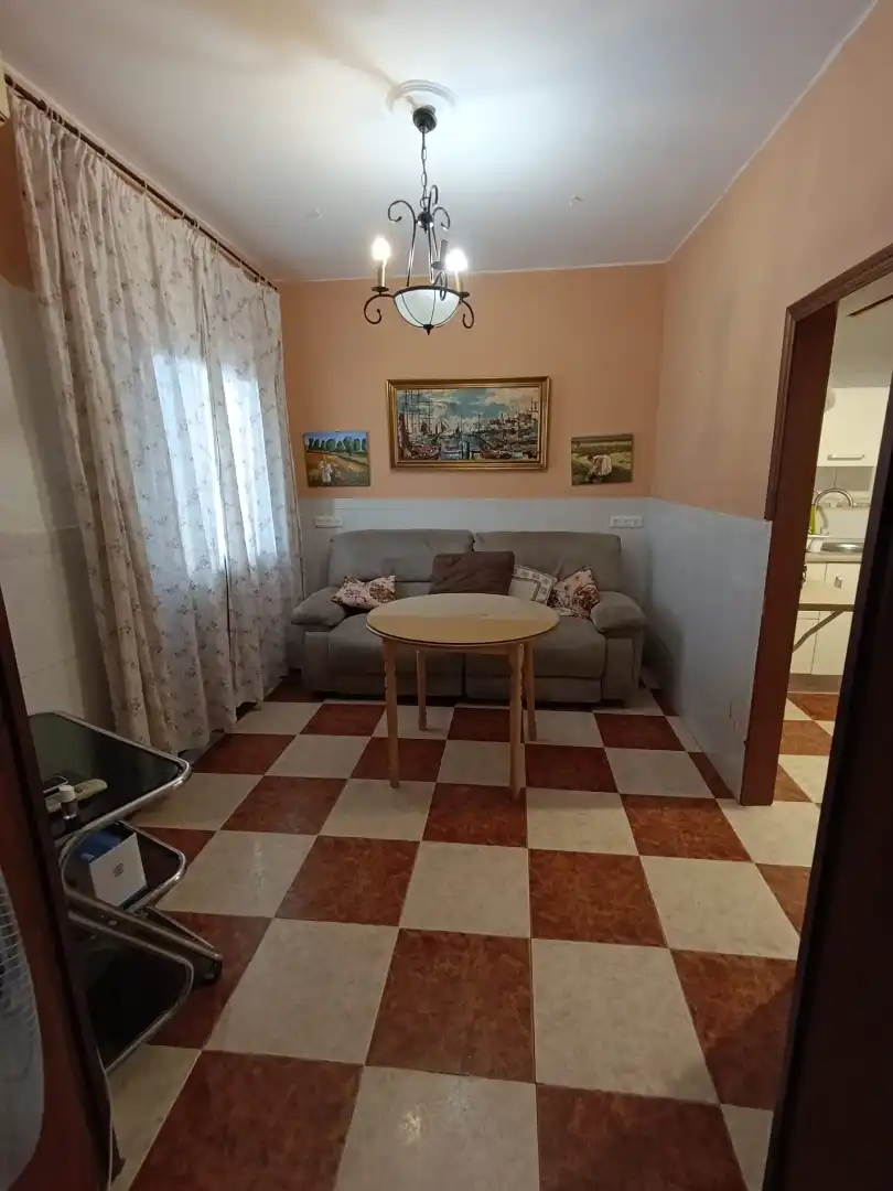 Casa adosada en venta en Calle el Copero, 3, Barrio Bajo Sala de estar de Casa adosada en venta en San Juan de Aznalfarache con Aire acondicionado, Calefacción y Trastero