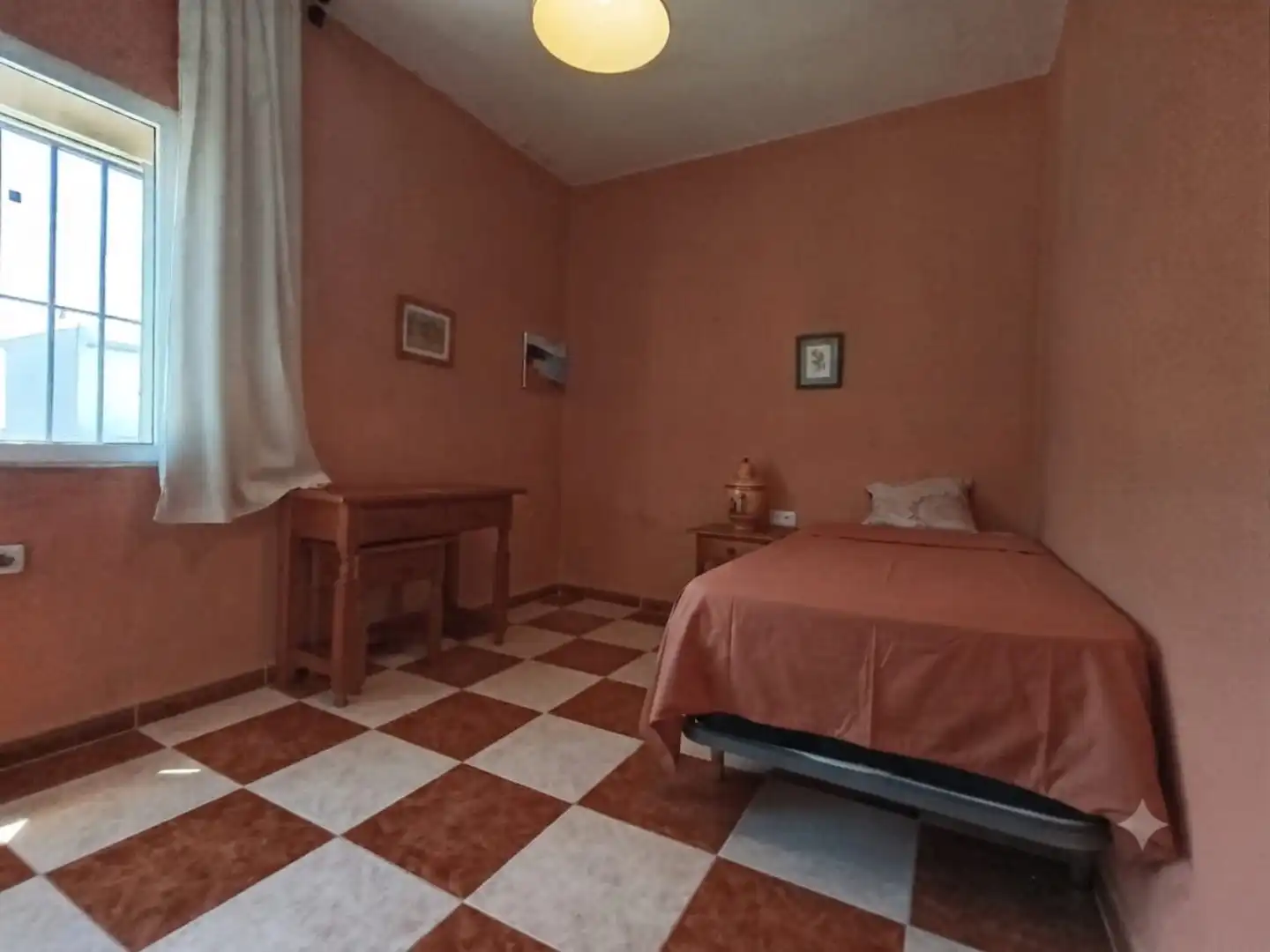 Casa adosada en venta en Calle el Copero, 3, Barrio Bajo Habitación de Casa adosada en venta en San Juan de Aznalfarache con Aire acondicionado, Calefacción y Trastero