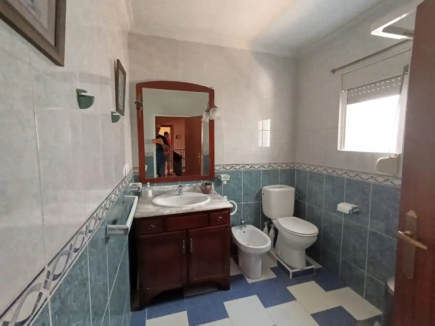 Casa adosada en venta en Calle el Copero, 3, Barrio Bajo Baño de Casa adosada en venta en San Juan de Aznalfarache con Aire acondicionado, Calefacción y Trastero