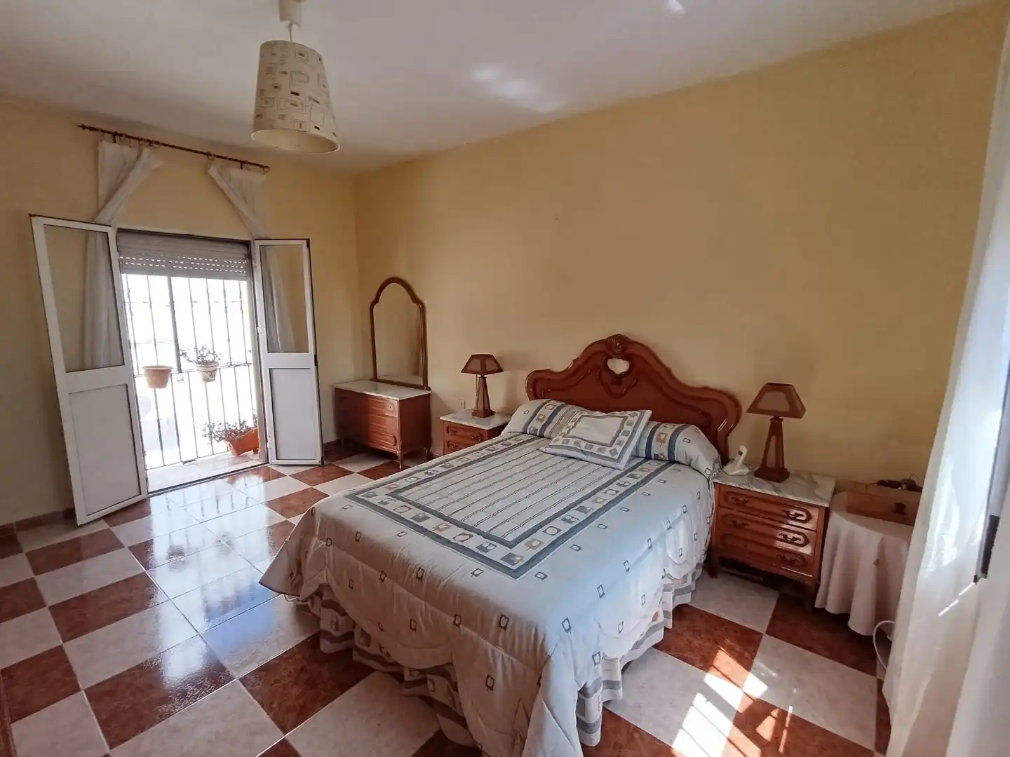 Casa adosada en venta en Calle el Copero, 3, Barrio Bajo Habitación de Casa adosada en venta en San Juan de Aznalfarache con Aire acondicionado, Calefacción y Trastero