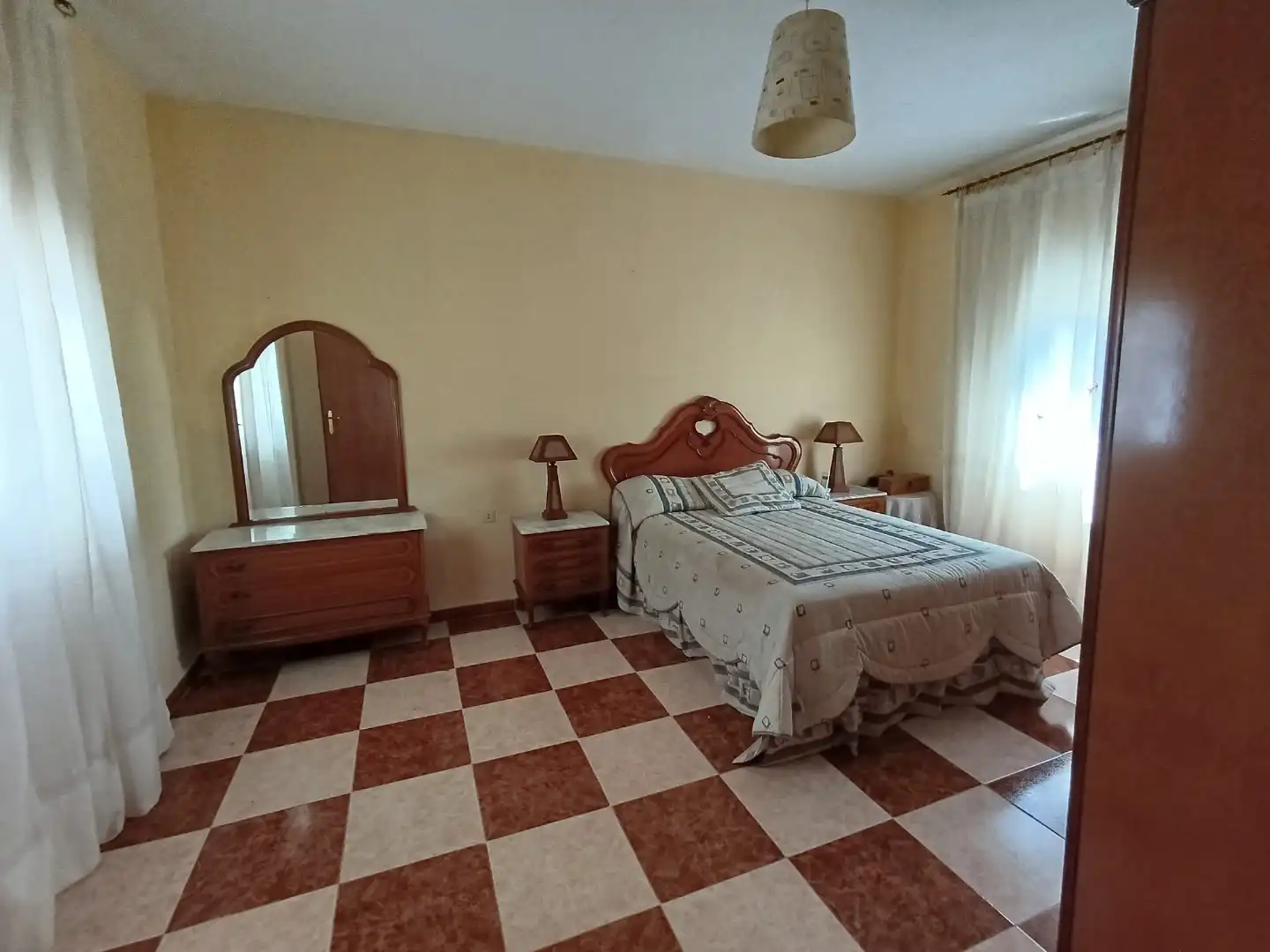 Casa adosada en venta en Calle el Copero, 3, Barrio Bajo Habitación de Casa adosada en venta en San Juan de Aznalfarache con Aire acondicionado, Calefacción y Trastero