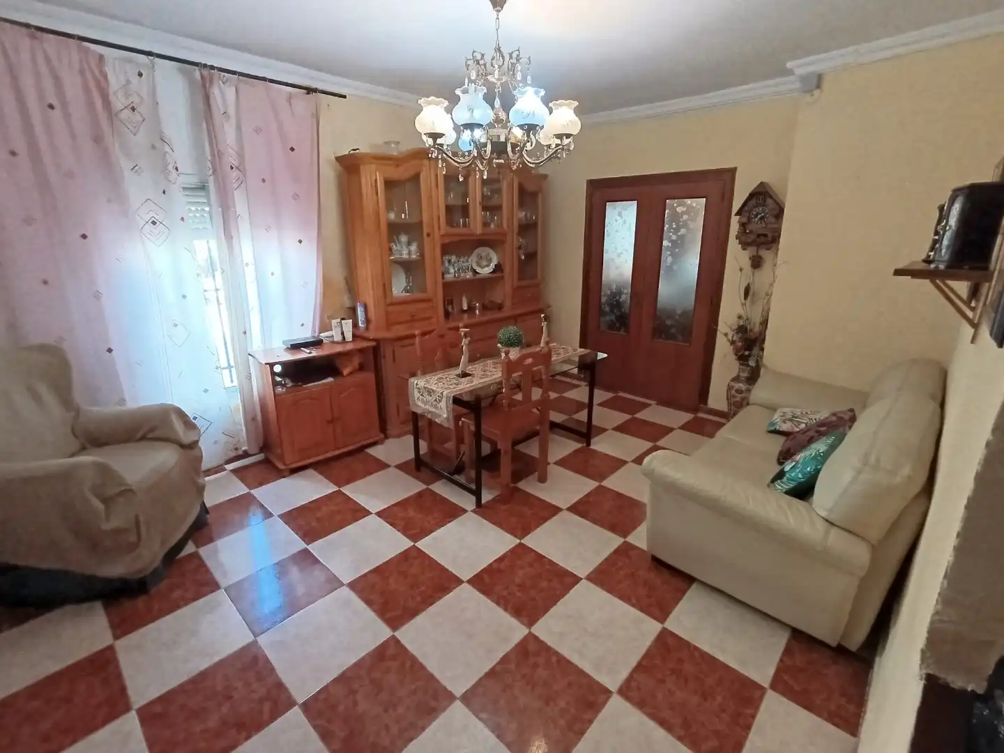 Casa adosada en venta en Calle el Copero, 3, Barrio Bajo Sala de estar de Casa adosada en venta en San Juan de Aznalfarache con Aire acondicionado, Calefacción y Trastero