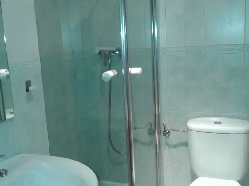 Flat for rent in Calle Bravo de Saravia, 11, Calaverón - Pajaritos Bathroom of Flat for rent in Soria Capital with Heating, Furnished and Community parking