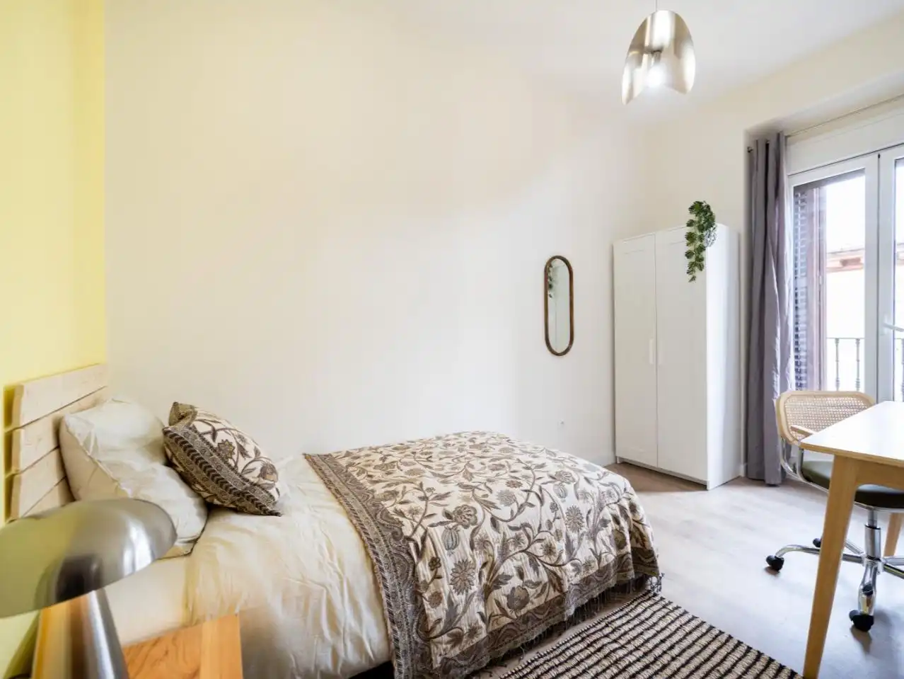 Habitación de Piso de alquiler en  Madrid Capital con Aire acondicionado y Balcón