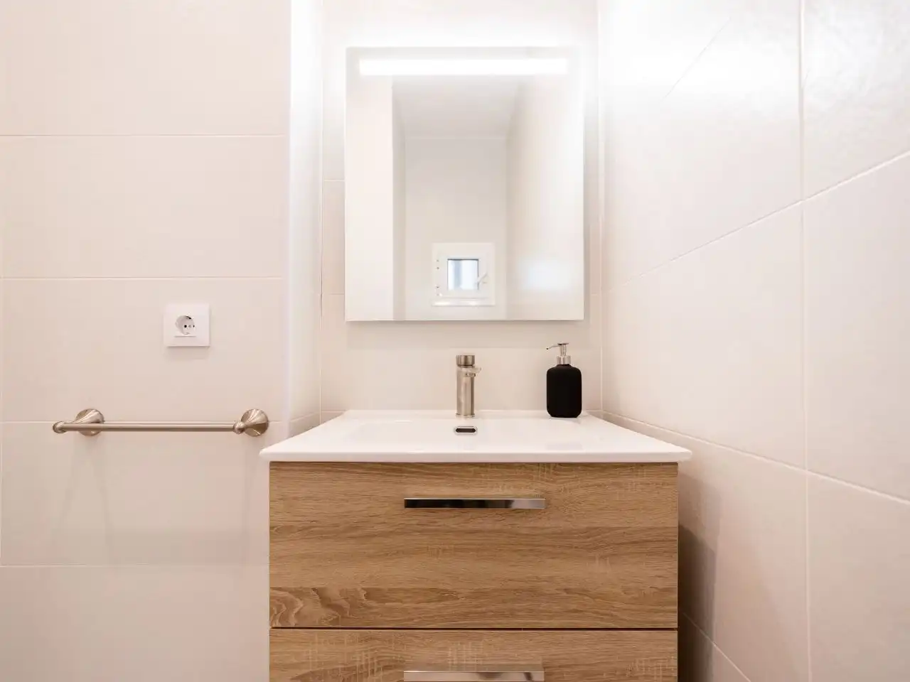 Baño de Piso de alquiler en  Madrid Capital con Aire acondicionado y Balcón