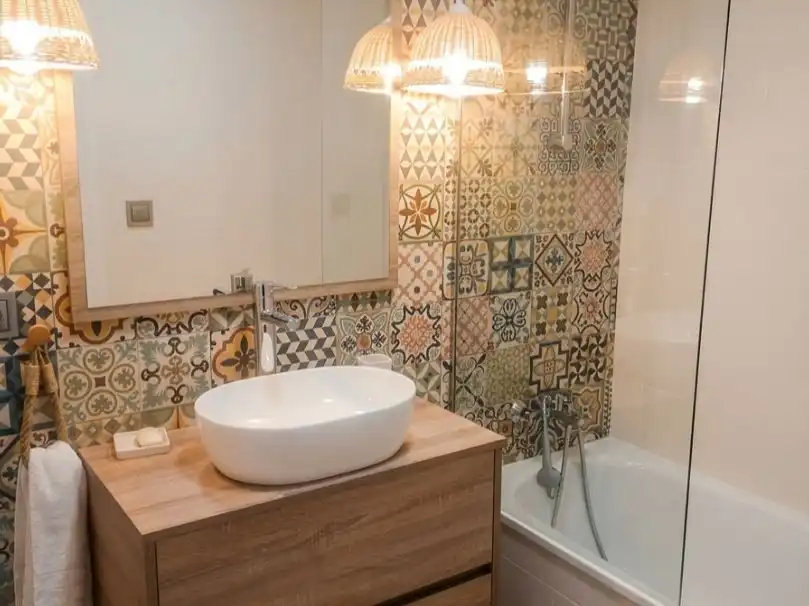 Flat for rent in Avenida Jaime I el Conquistador, Playa Muchavista Bathroom of Flat for rent in El Campello with Air Conditioner, Swimming Pool and Furnished