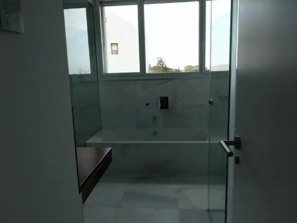 Baño de Casa o chalet de alquiler en Madrid con Aire acondicionado, Calefacción y Jardín privado