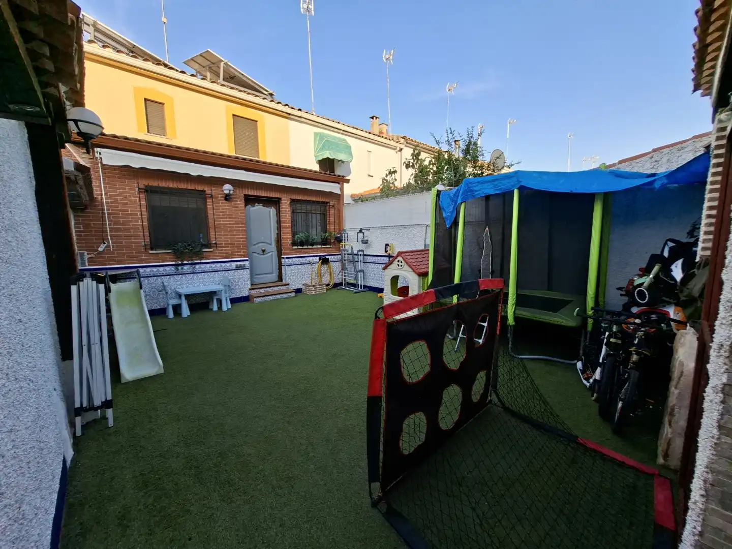 Detached homes for sale in Calle Santa Marta, 8, Aldea del Fresno Garden of Detached homes for sale in Aldea del Fresno with Air Conditioner