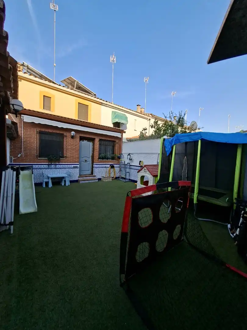 Detached homes for sale in Calle Santa Marta, 8, Aldea del Fresno Garden of Detached homes for sale in Aldea del Fresno with Air Conditioner