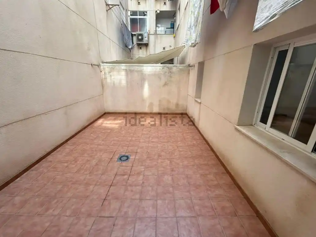 Wohnung zur Miete in Calle de Demóstenes, 25, El Cónsul - Ciudad Universitaria - El Romeral Terrasse von Wohnung zur Miete in Málaga mit Privatgarten, Terrasse und Schwimmbad