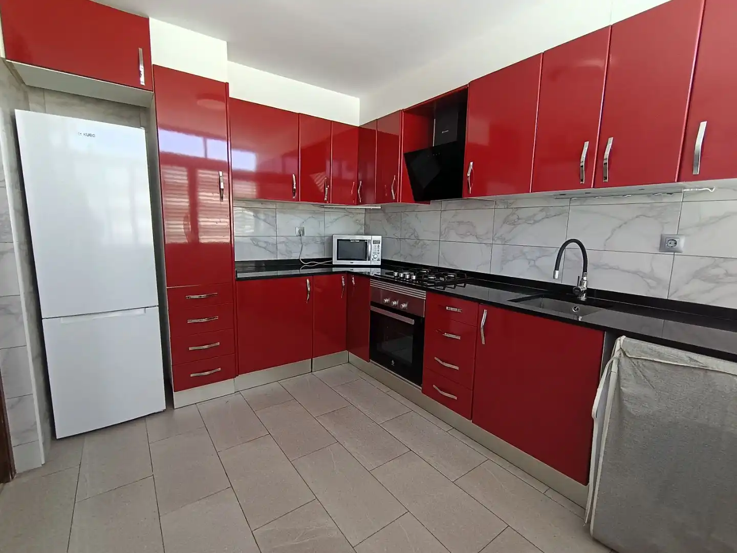 Flat for rent in Carrer del Francolí, 33, Centre - Cordelles Kitchen of Flat for rent in Cerdanyola del Vallès with Balcony