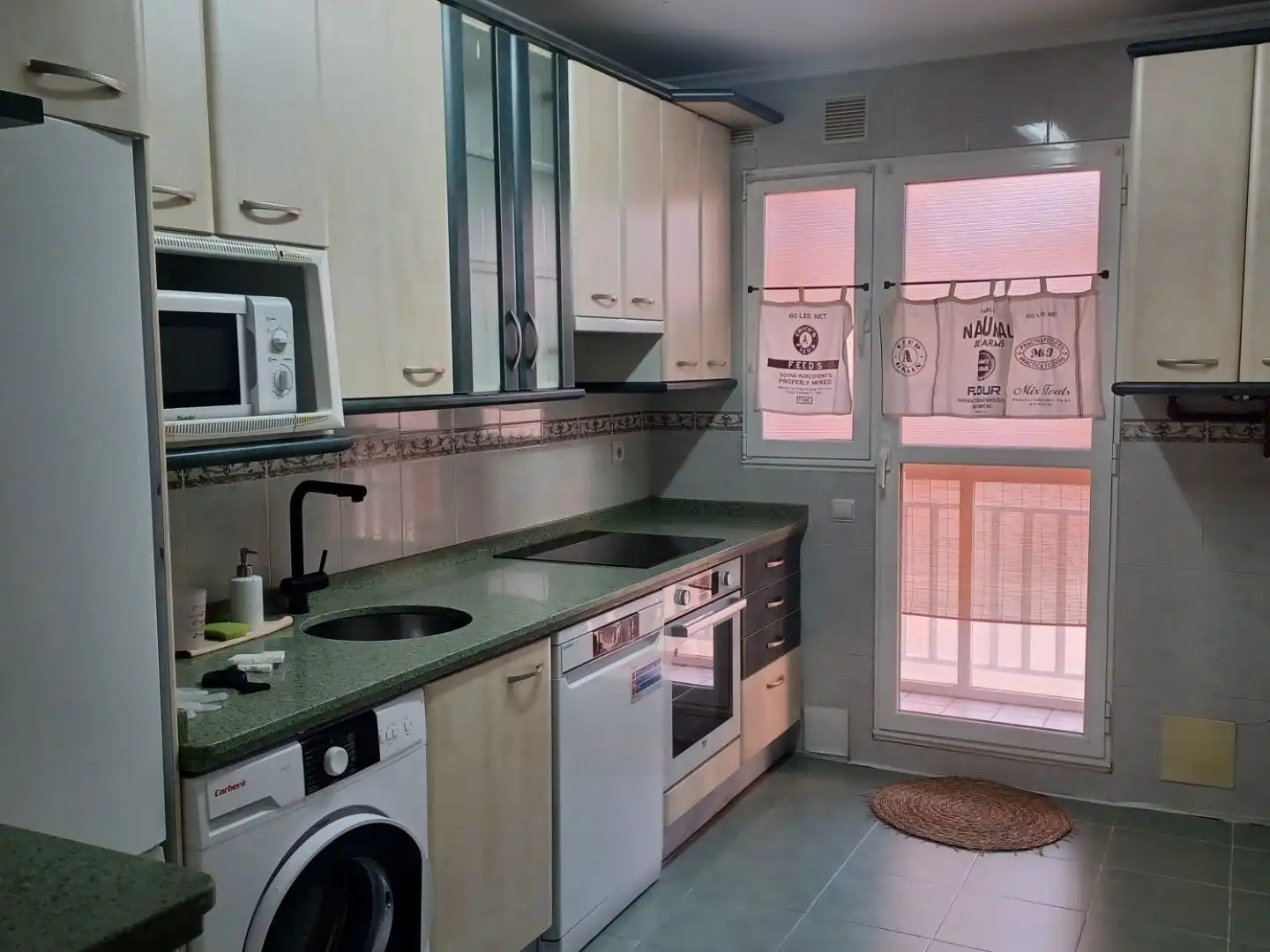 Flat for rent in Calle Sinaloa, 2, Las Eras de Renueva Kitchen of Flat for rent in León Capital with Heating, Parquet flooring and Terrace