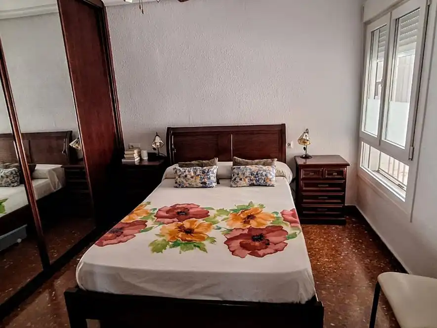 Flat for rent in Avenida de Diego Martínez Barrio, 19, Parque María Luisa -Giralda Sur